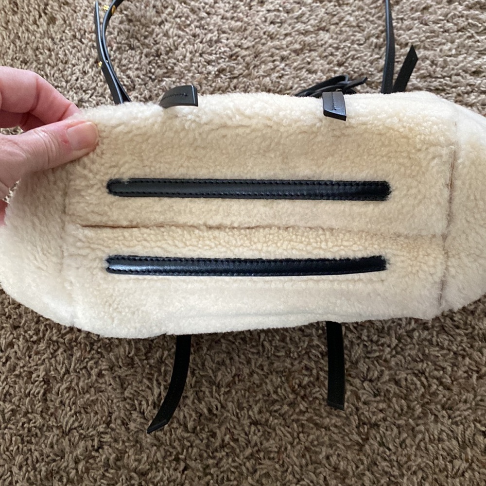 Carolina Santo Domingo Caspia Mini Shearling Tote - Picture 7 of 16